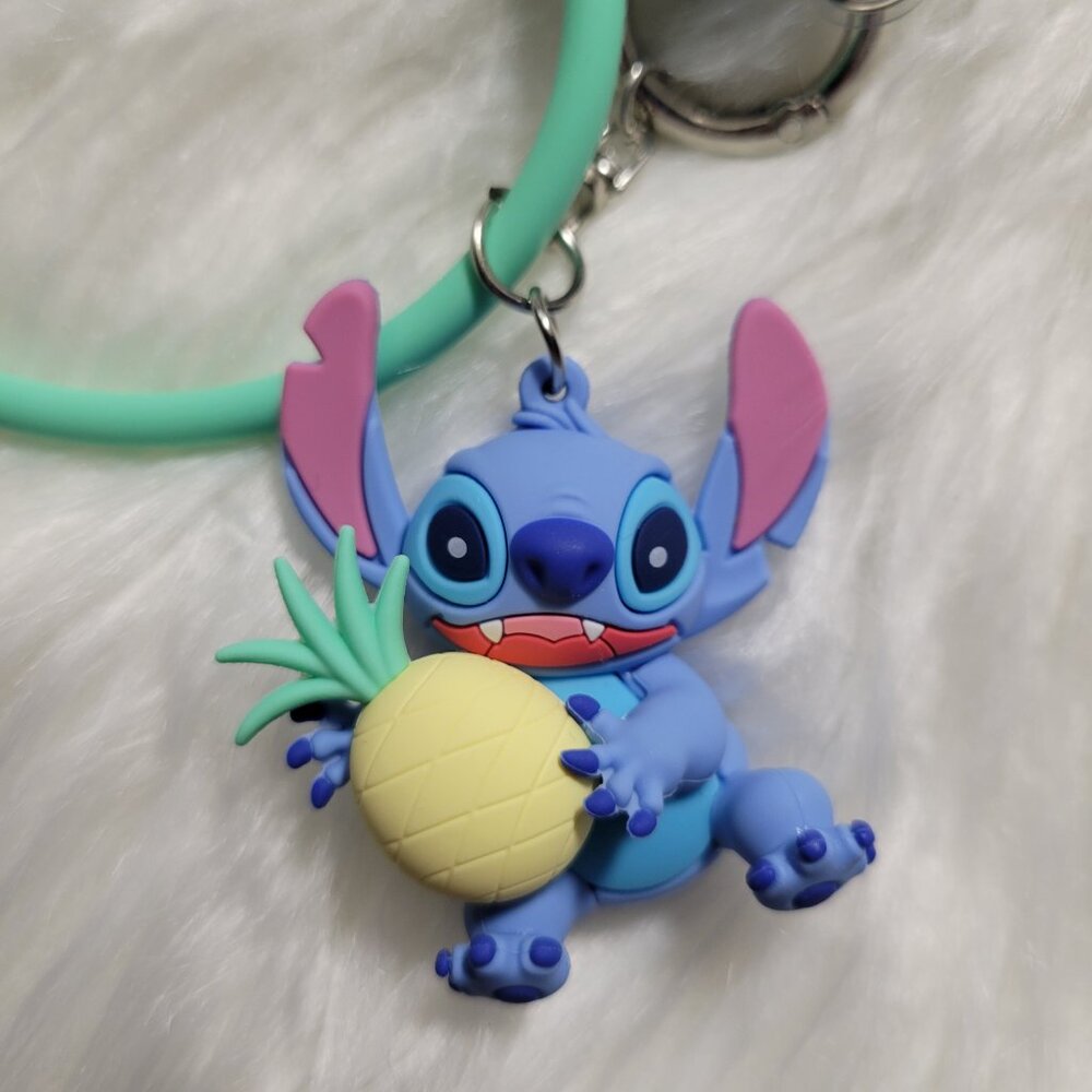 Disney Stitch Hoop Keychain - Picture 4 of 6